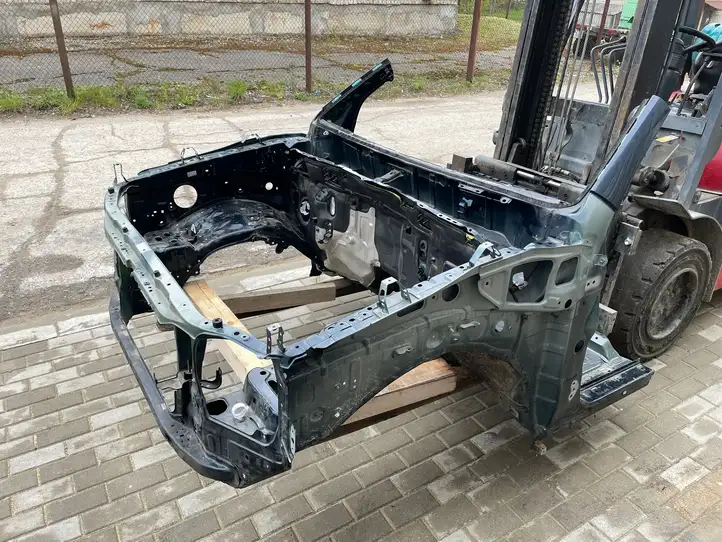 Toyota Land Cruiser (J150) (2009 - ) Передняя часть кузова — фото 2