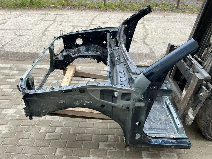 Toyota Land Cruiser (J150) (2009 - ) Передняя часть кузова — фото 7