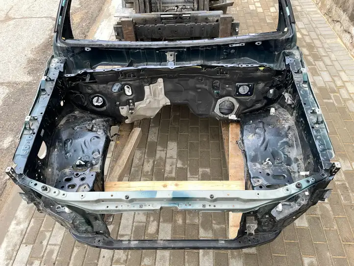 Toyota Land Cruiser (J150) (2009 - ) Передняя часть кузова — фото 8