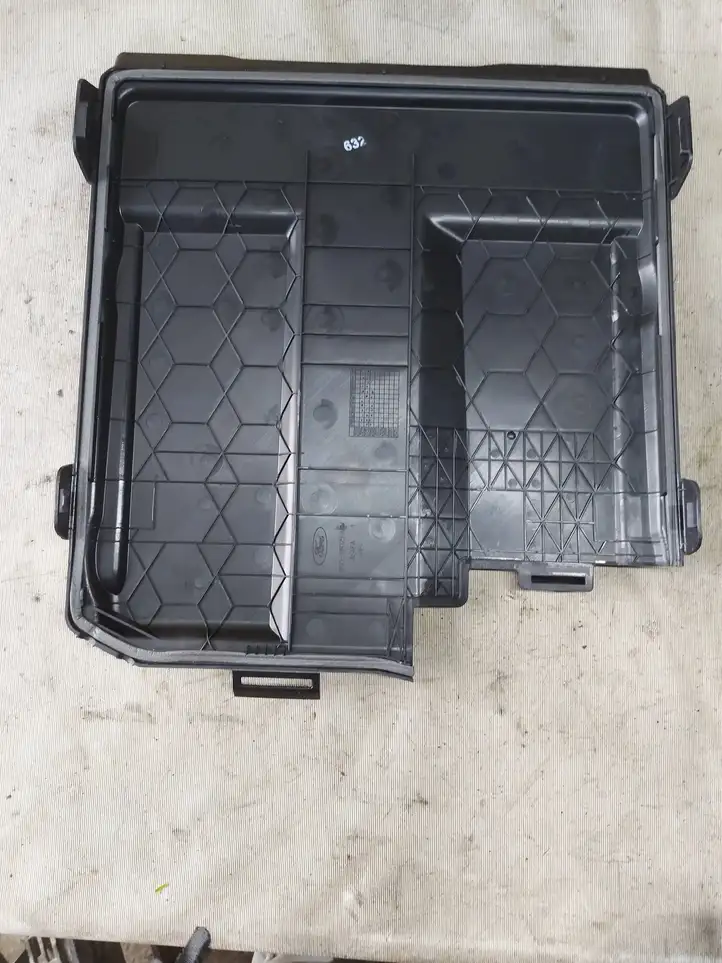 Ford Transit Custom (2014 - ) BK2110N725AGW Крышка ящика аккумулятора — фото 2