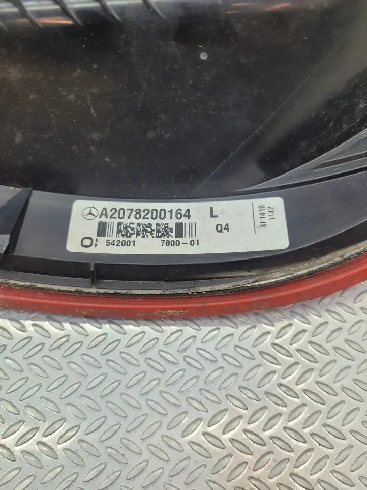 Mercedes-Benz E C207 W207 (2009 - 2017) A2078200164 Задний фонарь в кузове — фото 4