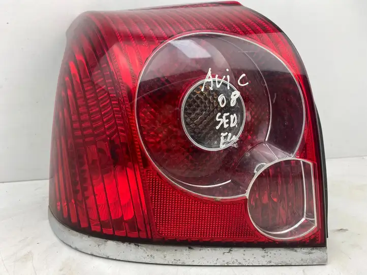 Toyota Avensis T250 (2006 - 2009) 89070471 Деталь заднего фонаря — фото 2