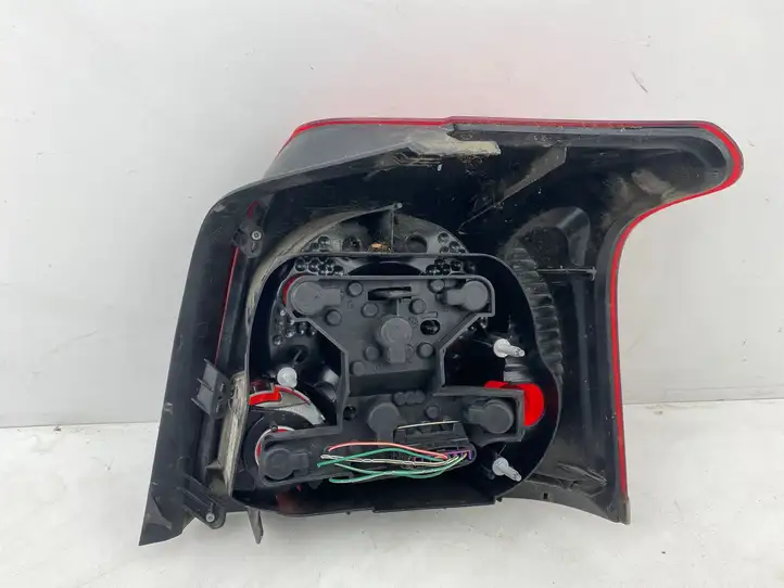 Toyota Avensis T250 (2006 - 2009) 89070471 Деталь заднего фонаря — фото 4