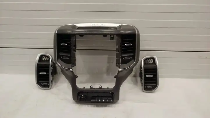 Dodge Ram (2018 - ) 68309262AD Вентиляционная решетка кузова — фото 1