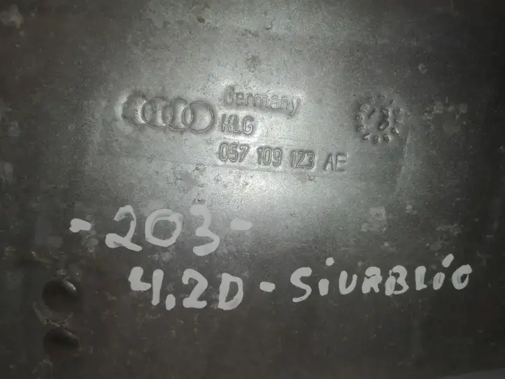 Audi A8 S8 D4 4H (2010 - 2014) 057109123AE Защита ремня ГРМ — фото 3