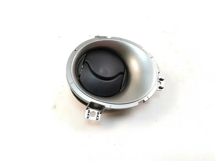 Nissan Juke I F15 (2010 - 2018) 687611KE0A Боковой воздушный дефлектор — фото 1