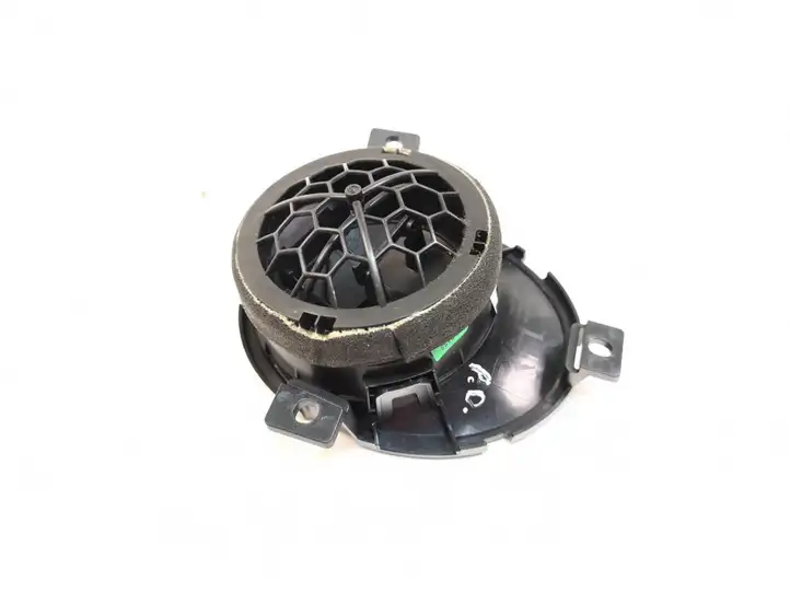 Nissan Juke I F15 (2010 - 2018) 687601KE0A Боковой воздушный дефлектор — фото 2