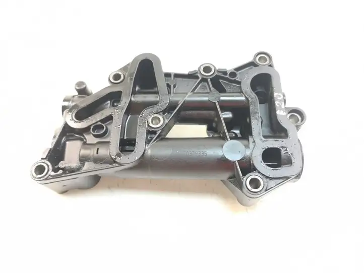 BMW 1 F20 F21 (2011 - 2019) 70379335 Кронштейн масляного фильтра — фото 1