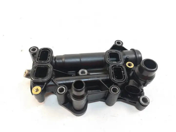 BMW 1 F20 F21 (2011 - 2019) 70379335 Кронштейн масляного фильтра — фото 2