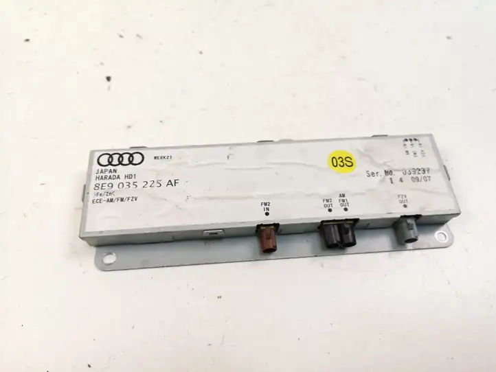 Audi A4 S4 B7 8E 8H (2004 - 2009) 8E9035225AF Усилитель антенны — фото 1