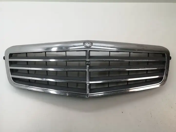 Mercedes-Benz E W212 (2009 - 2016) A2128800183 Передняя решетка — фото 1