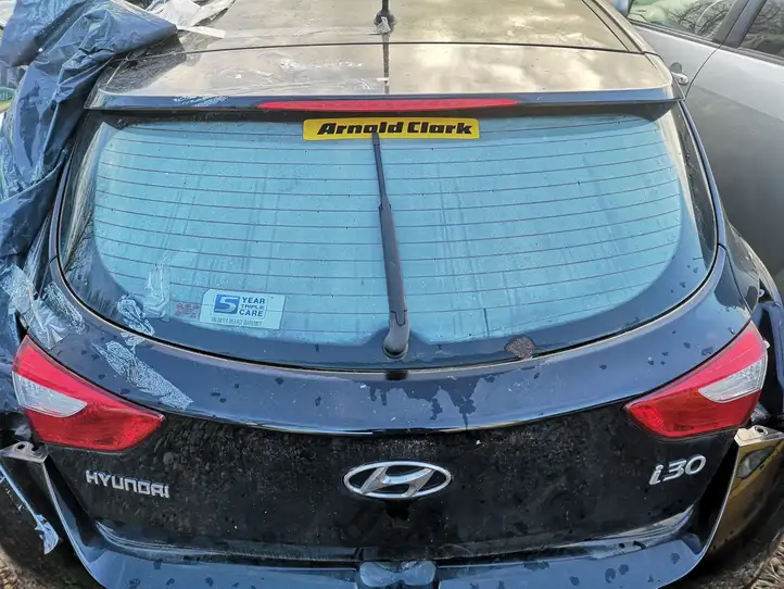Hyundai i30 (2012 - 2015) Крышка багажника — фото 1