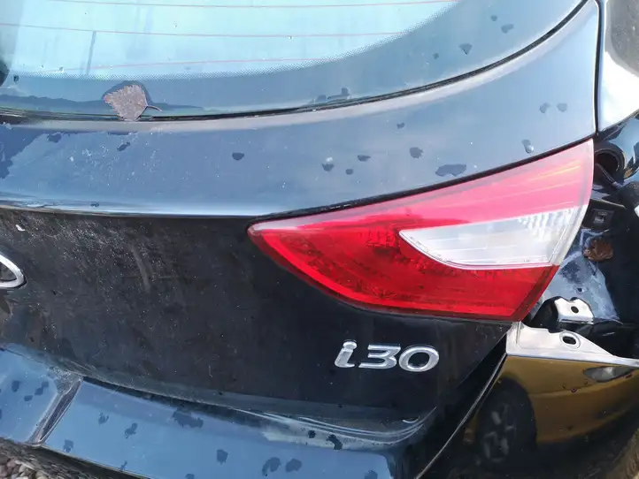 Hyundai i30 (2012 - 2015) Крышка багажника — фото 4