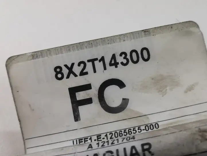 Jaguar XF (2007 - 2015) 8X2T14300FC Плюсовой провод аккумулятора — фото 4