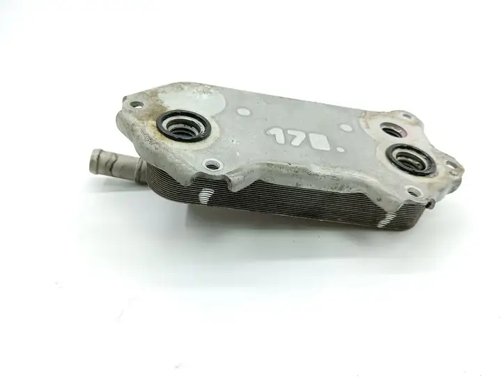 Toyota Avensis T250 (2006 - 2009) 880243D Кронштейн масляного фильтра — фото 1