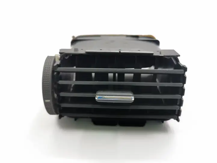 Toyota Avensis T250 (2006 - 2009) TSM5512G Центральный воздушный дефлектор — фото 1
