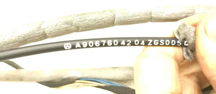 Mercedes-Benz Sprinter W906 (2006 - 2018) A9067600404 Трос раздвижной двери — фото 2