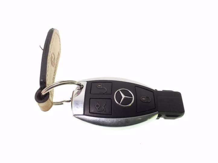 Mercedes-Benz E W212 Užvedimo raktas (raktelis)/ kortelė