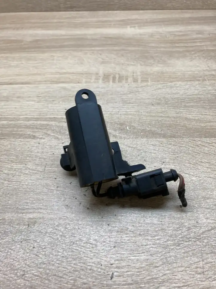 Volkswagen PASSAT B6 (2005 - 2010)  6E0907488A Другое реле