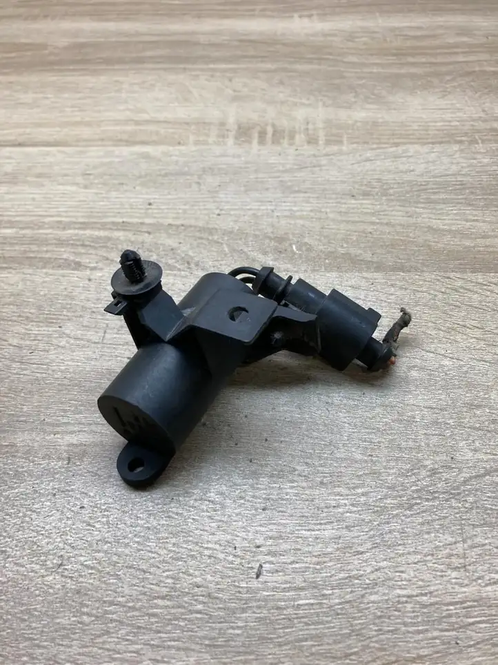 Volkswagen PASSAT B6 (2005 - 2010)  6E0907488A Другое реле