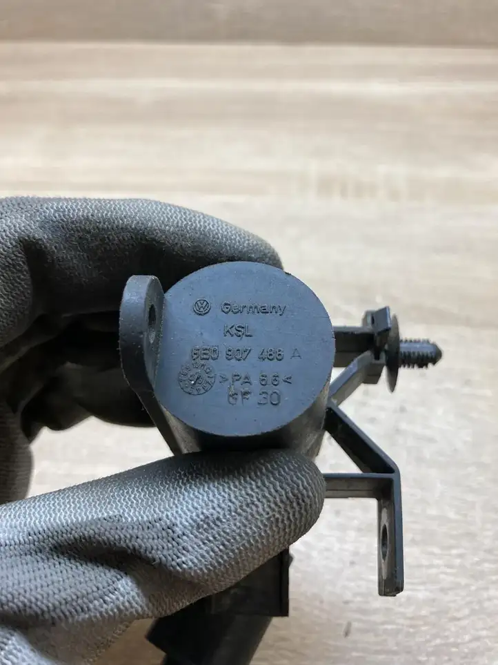 Volkswagen PASSAT B6 (2005 - 2010)  6E0907488A Другое реле