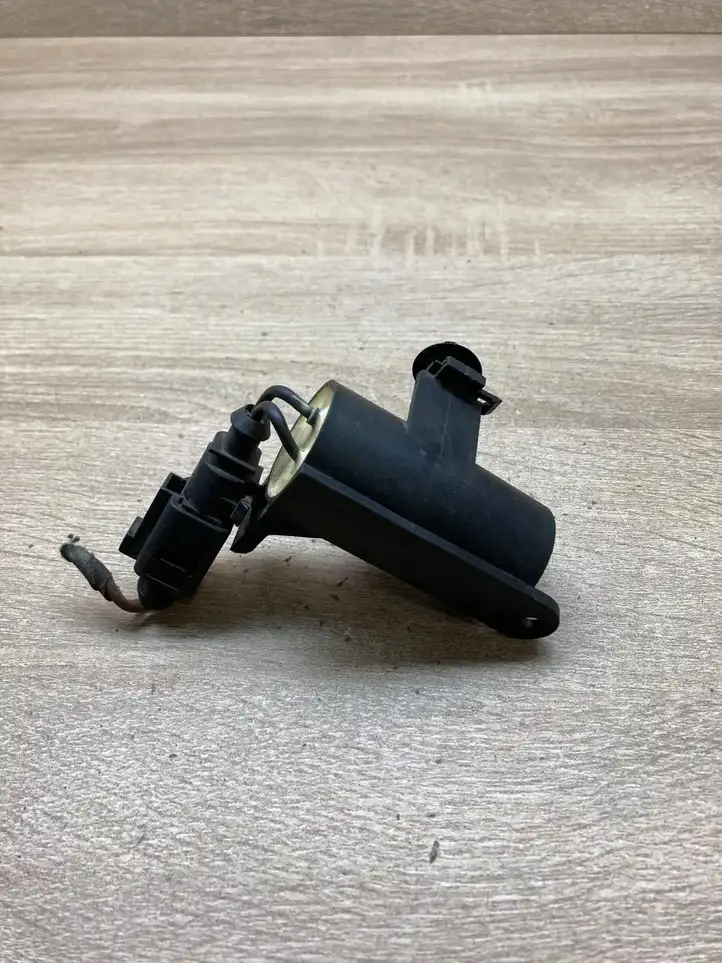 Volkswagen PASSAT B6 (2005 - 2010)  6E0907488A Другое реле