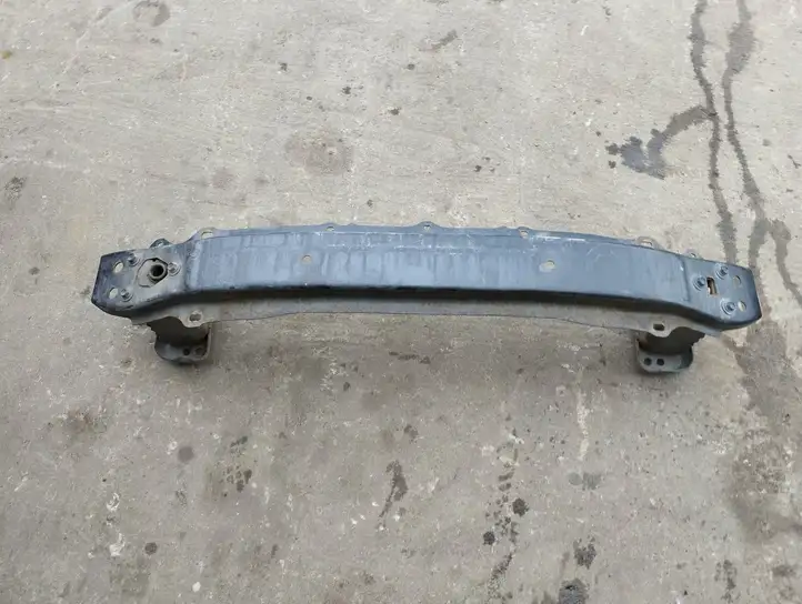 Toyota Urban Cruiser (XP110) (2007 - 2016) Передняя балка бампера — фото 1