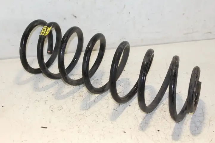 Dodge Ram (2008 - )  68042804AA Пружина