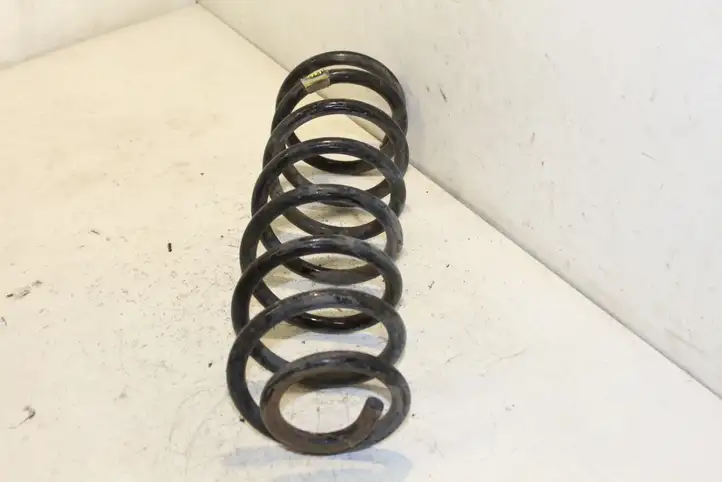 Dodge Ram (2008 - )  68042804AA Пружина