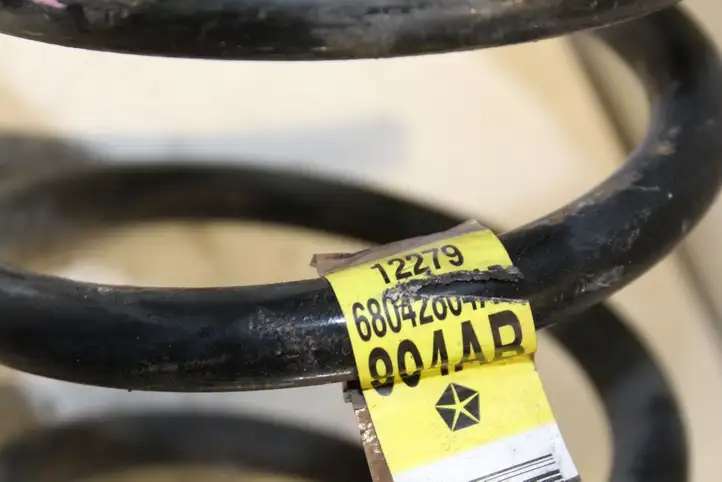 Dodge Ram (2008 - )  68042804AA Пружина