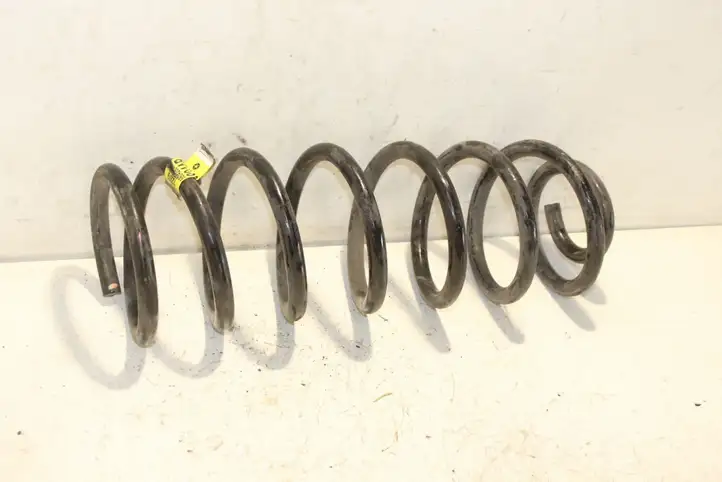 Dodge Ram (2008 - )  68042804AA Пружина