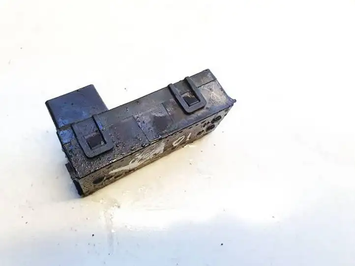 Mitsubishi Pajero Sport (2004 - 2008)  020748 Другое реле