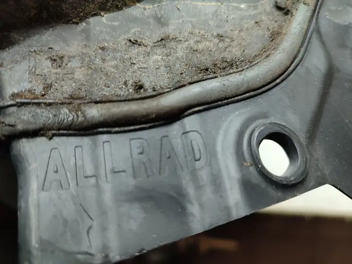 BMW 7 F01 F02 F03 F04 (2008 - 2016)   Крестовидная связь оси рулевого колеса