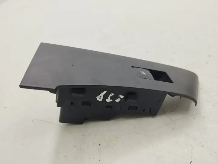 Opel Astra J (2009 - 2012) 13301886 Кнопка стеклоподъемников — фото 2