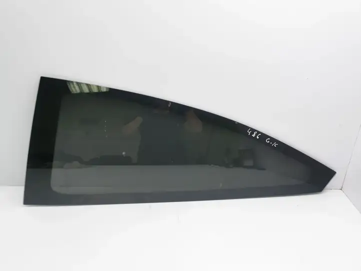 Ford Focus (1998 - 2004) E143R001057 Заднее боковое стекло — фото 1