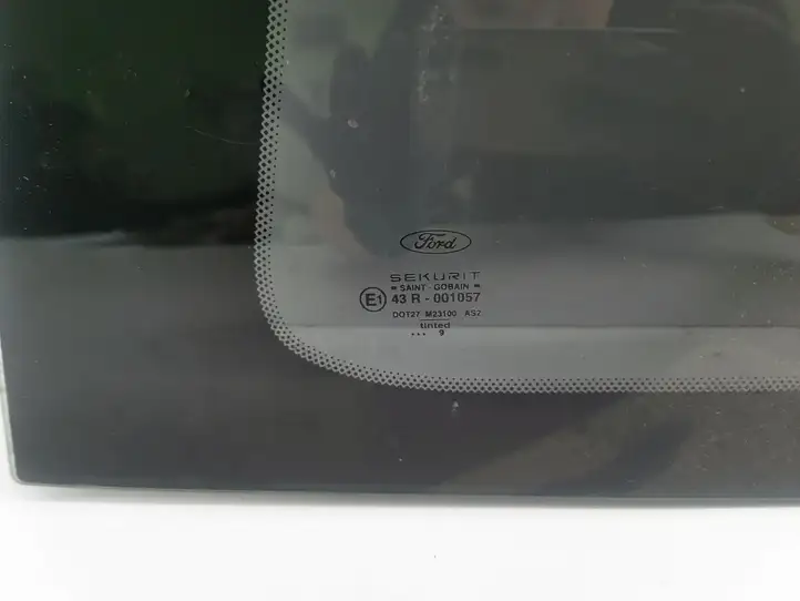 Ford Focus (1998 - 2004) E143R001057 Заднее боковое стекло — фото 2
