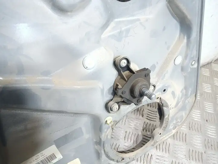 Seat Ibiza III (6L) (2002 - 2008) 6L3837755M Механический стеклоподъемник передней двери — фото 2