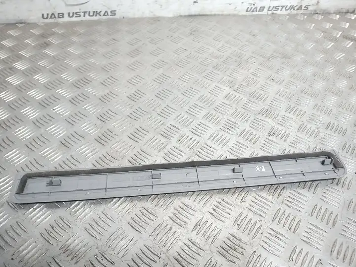 Kia Sorento (2002 - 2006) 858863E000 Внутренняя отделка переднего порога — фото 2