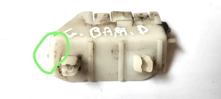 Nissan Qashqai (2006 - 2010) 85226JD01A Кронштейн заднего бампера — фото 3