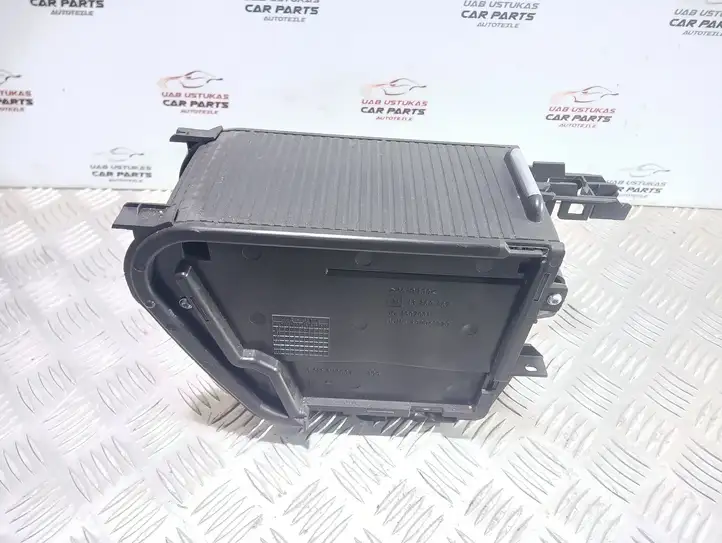 Opel Astra J (2009 - 2012) 13268467 Ящик центральной консоли — фото 2