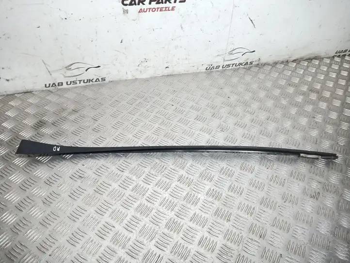 Opel Astra J (2009 - 2012) 13308941 Накладка стоек лобового стекла — фото 2