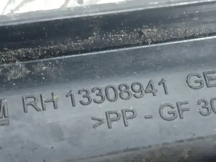 Opel Astra J (2009 - 2012) 13308941 Накладка стоек лобового стекла — фото 4