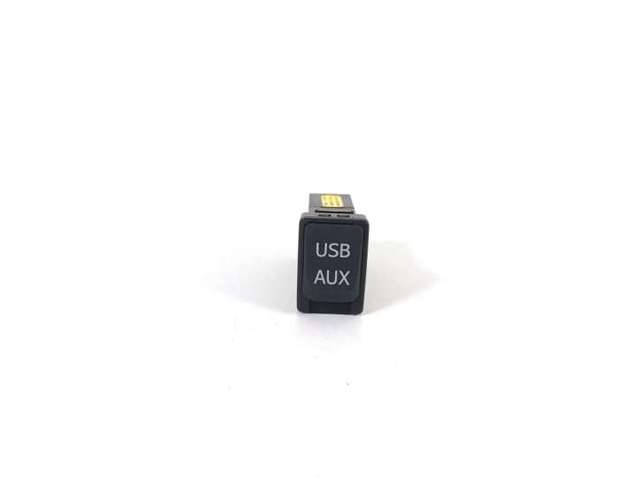 86190-02060 Toyota Verso USB jungtis