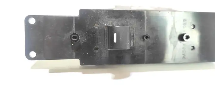 Land Rover Range Rover L322 (2005 - 2009) YUD000263 Блок кнопок стеклоподъемников — фото 4