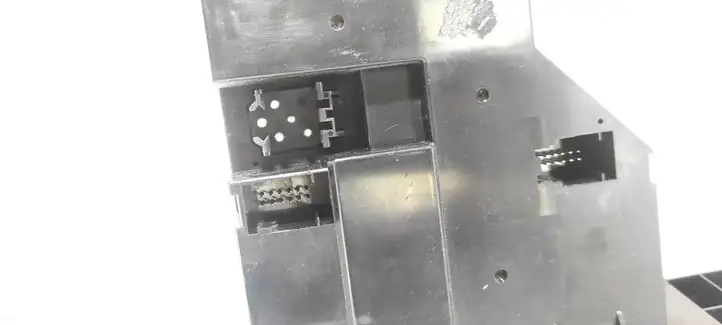 Land Rover Range Rover L322 (2005 - 2009) YUD000263 Блок кнопок стеклоподъемников — фото 5