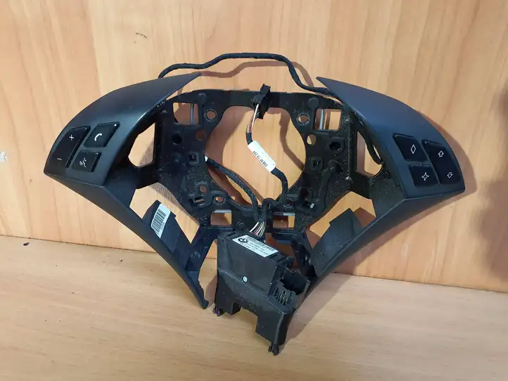 BMW 5 E60 E61 (2004 - 2010) 6938773 Кнопки на рулевом колесе — фото 1