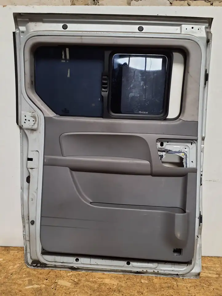 Hyundai H-1, Starex, Satellite (2007 - 2013) Боковая раздвижная дверь — фото 7