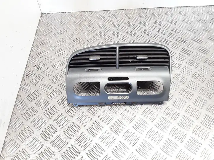 Seat Altea (2004 - 2009) 5P2819110J Центральный воздушный дефлектор — фото 1