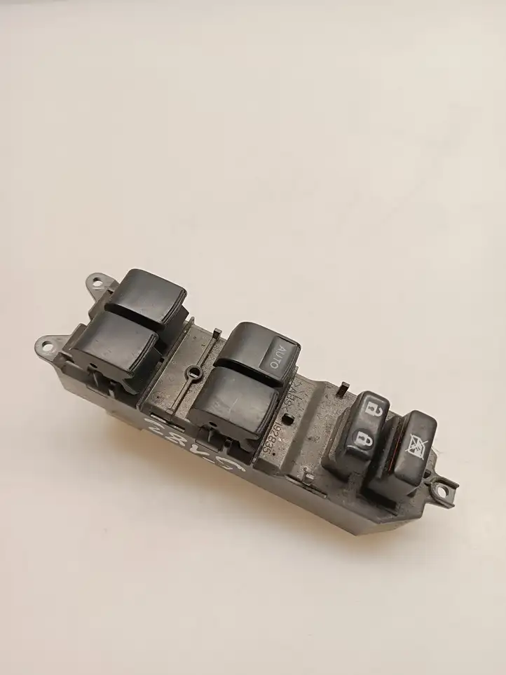 Toyota Yaris (2012 - 2014) 192835 Блок кнопок стеклоподъемников — фото 1