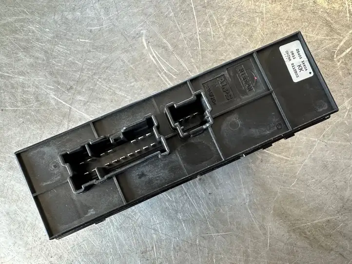 Nissan Juke I F15 (2010 - 2018) 254011KK0A Блок кнопок стеклоподъемников — фото 3